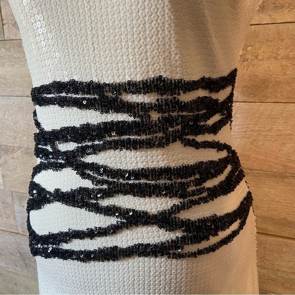 Bebe women’s white & black sequinned dress in size small - Picture 5 of 13